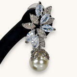 Auskarai "Floral Pearl Dangles"