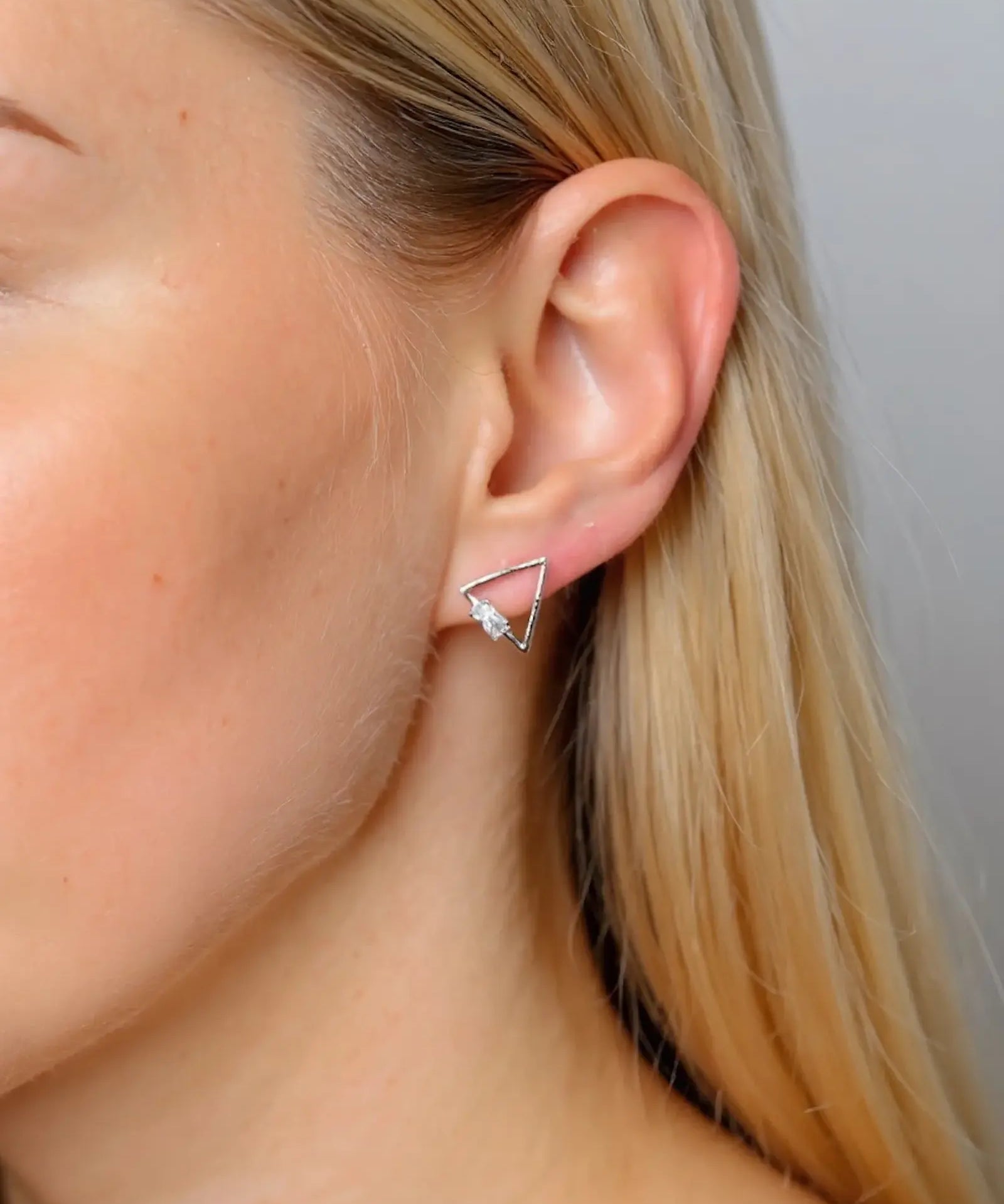 Auskarai "Triangle Studs"