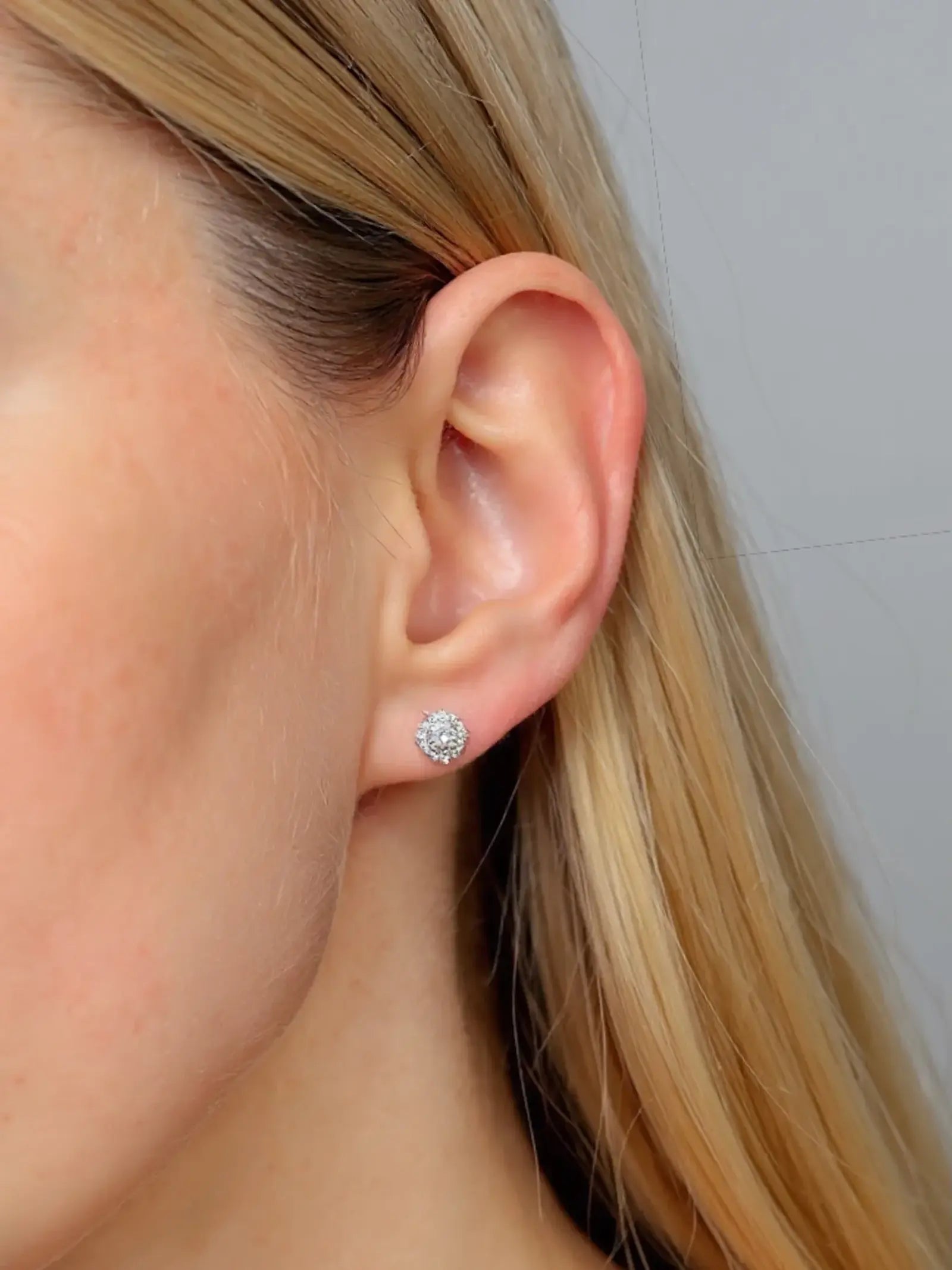 Auskarai "Shiny White"