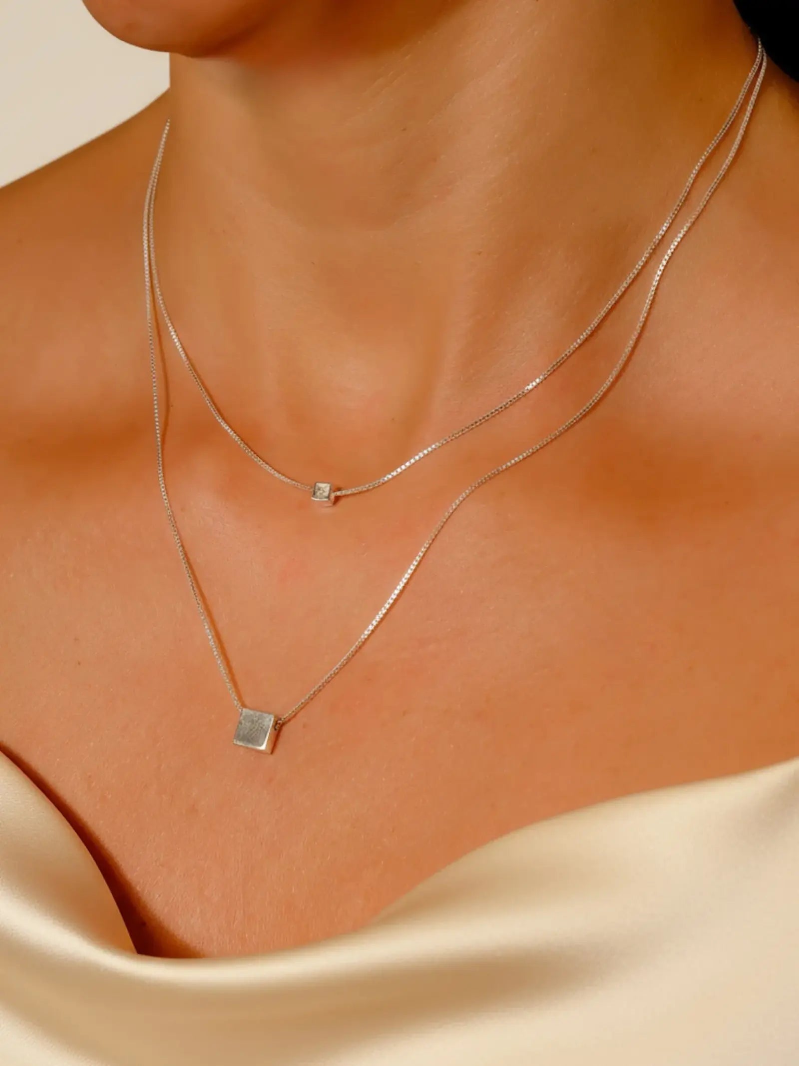 Kaklo papuošalas "Box  Necklace"