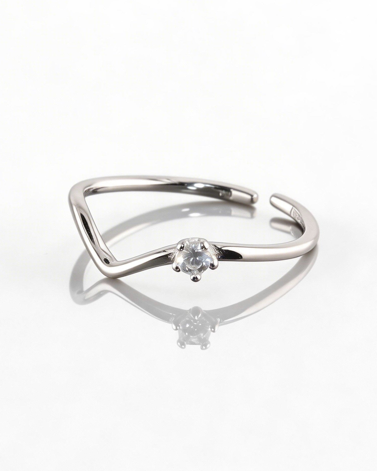 Žiedas V-shaped ring — Luxiage