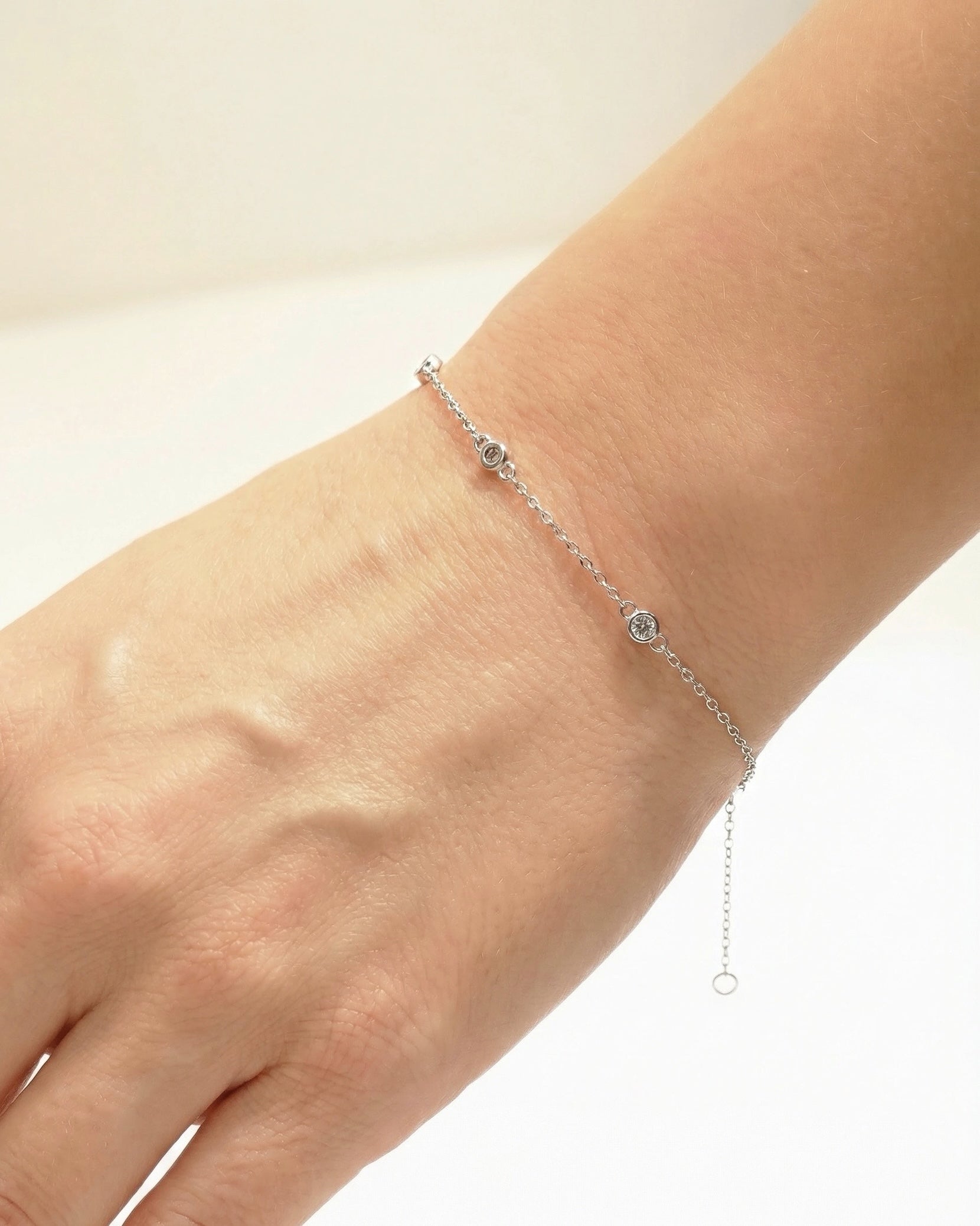 Apyrankė Three Zircon — Luxiage